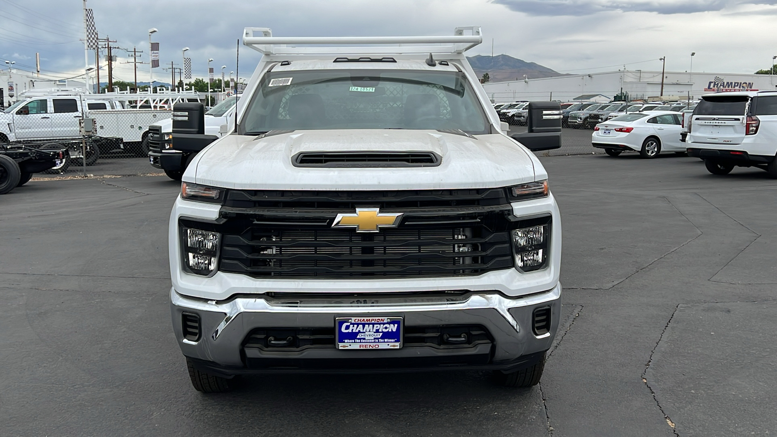 2024 Chevrolet Silverado 3500HD CC Work Truck 2