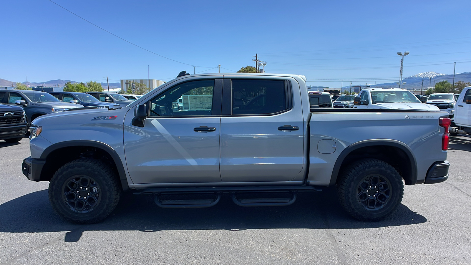 2024 Chevrolet Silverado 1500 ZR2 8