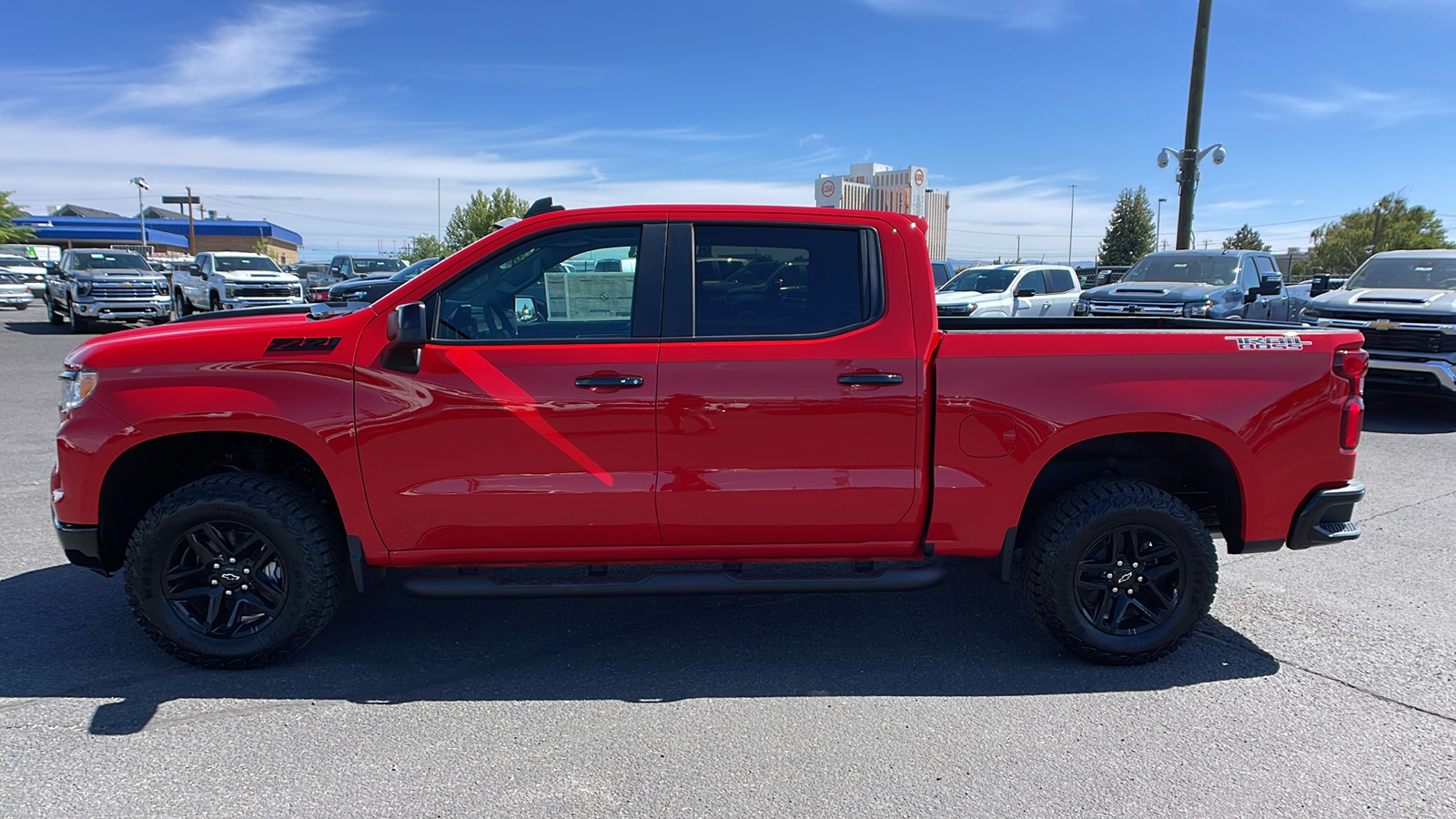 2024 Chevrolet Silverado 1500 LT Trail Boss 8