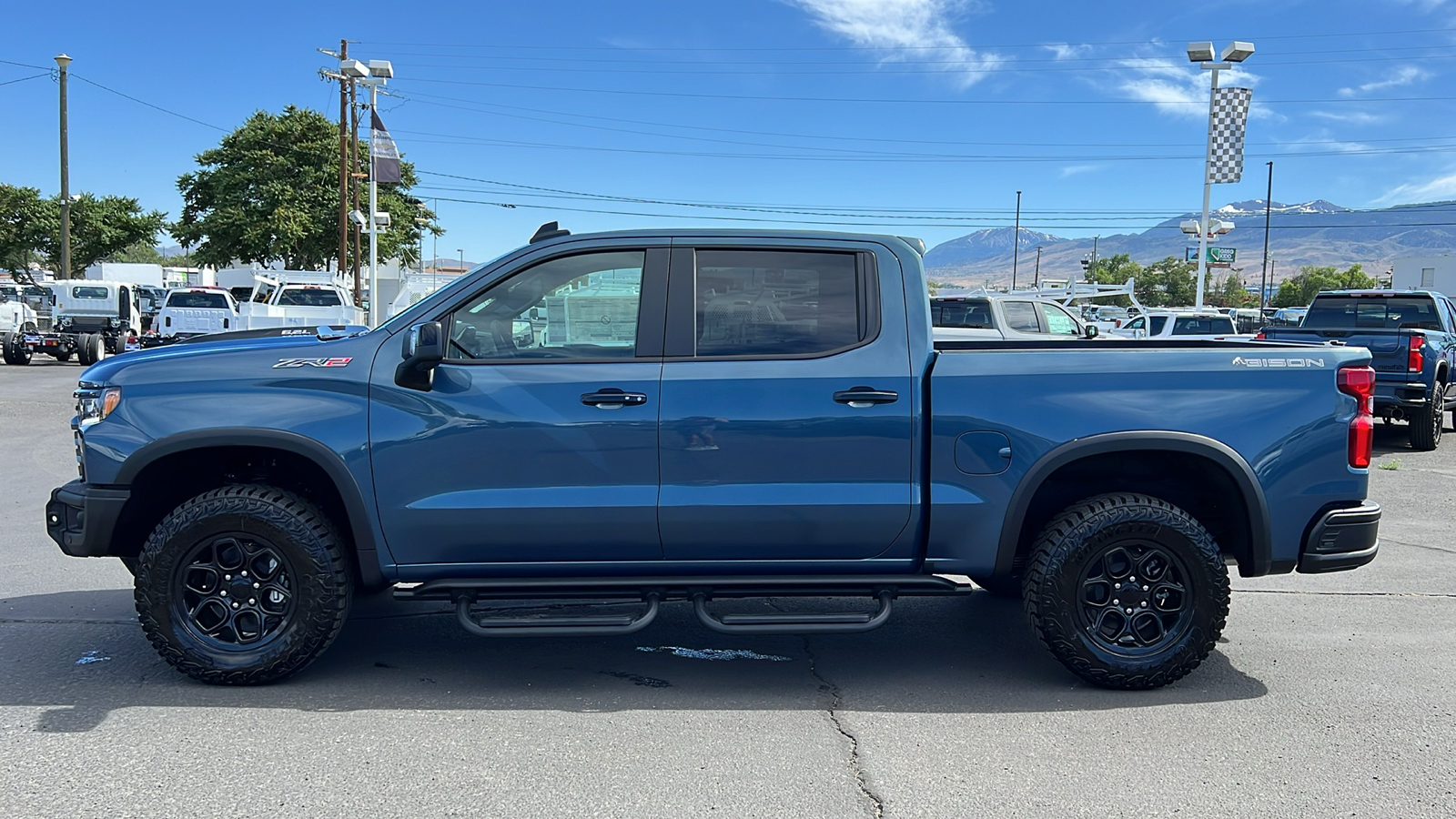 2024 Chevrolet Silverado 1500 ZR2 8