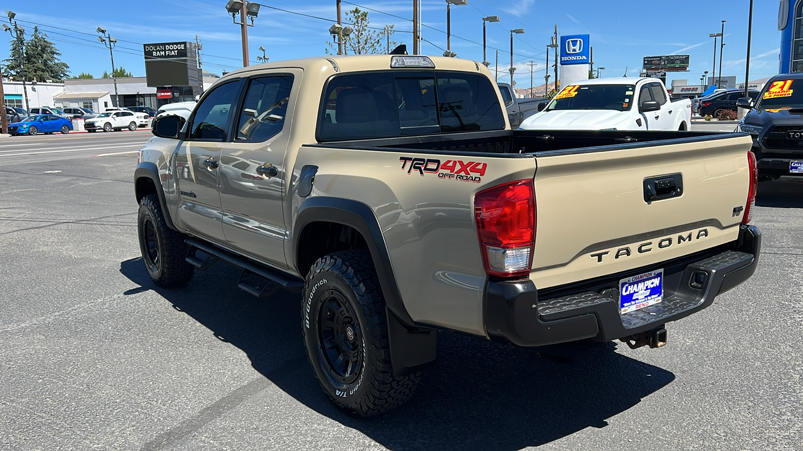 2017 Toyota Tacoma  7