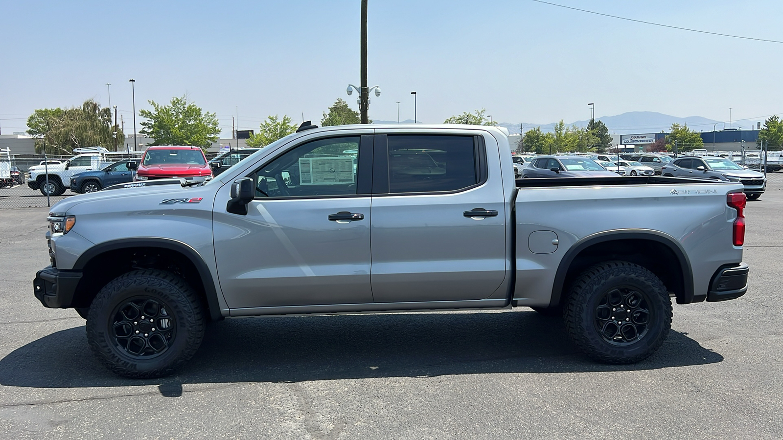 2024 Chevrolet Silverado 1500 ZR2 8