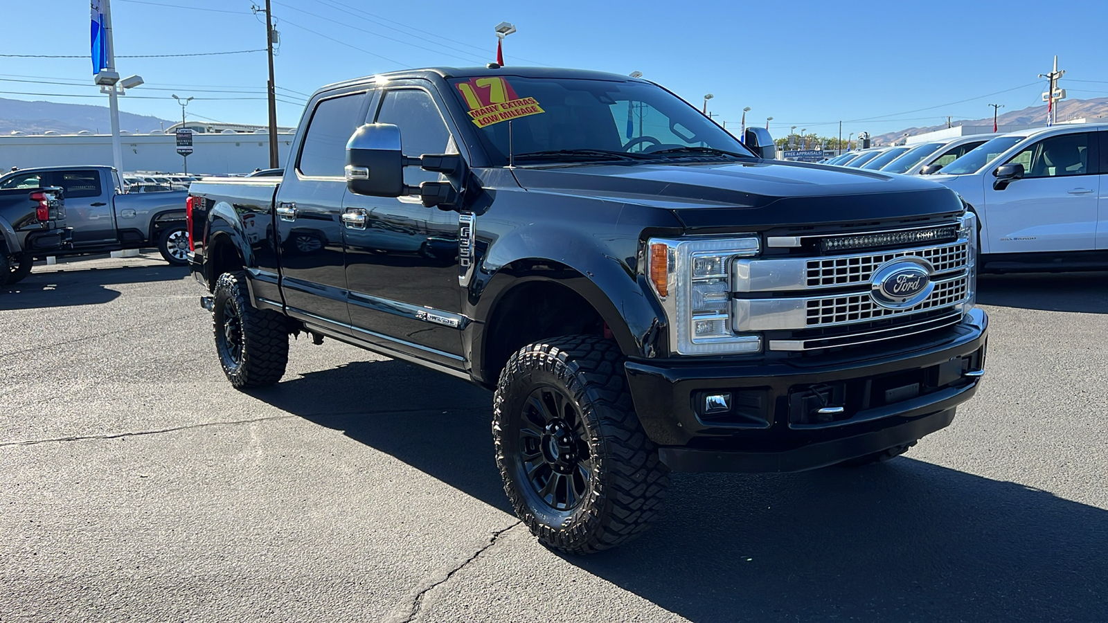 2017 Ford Super Duty F-350 SRW  3