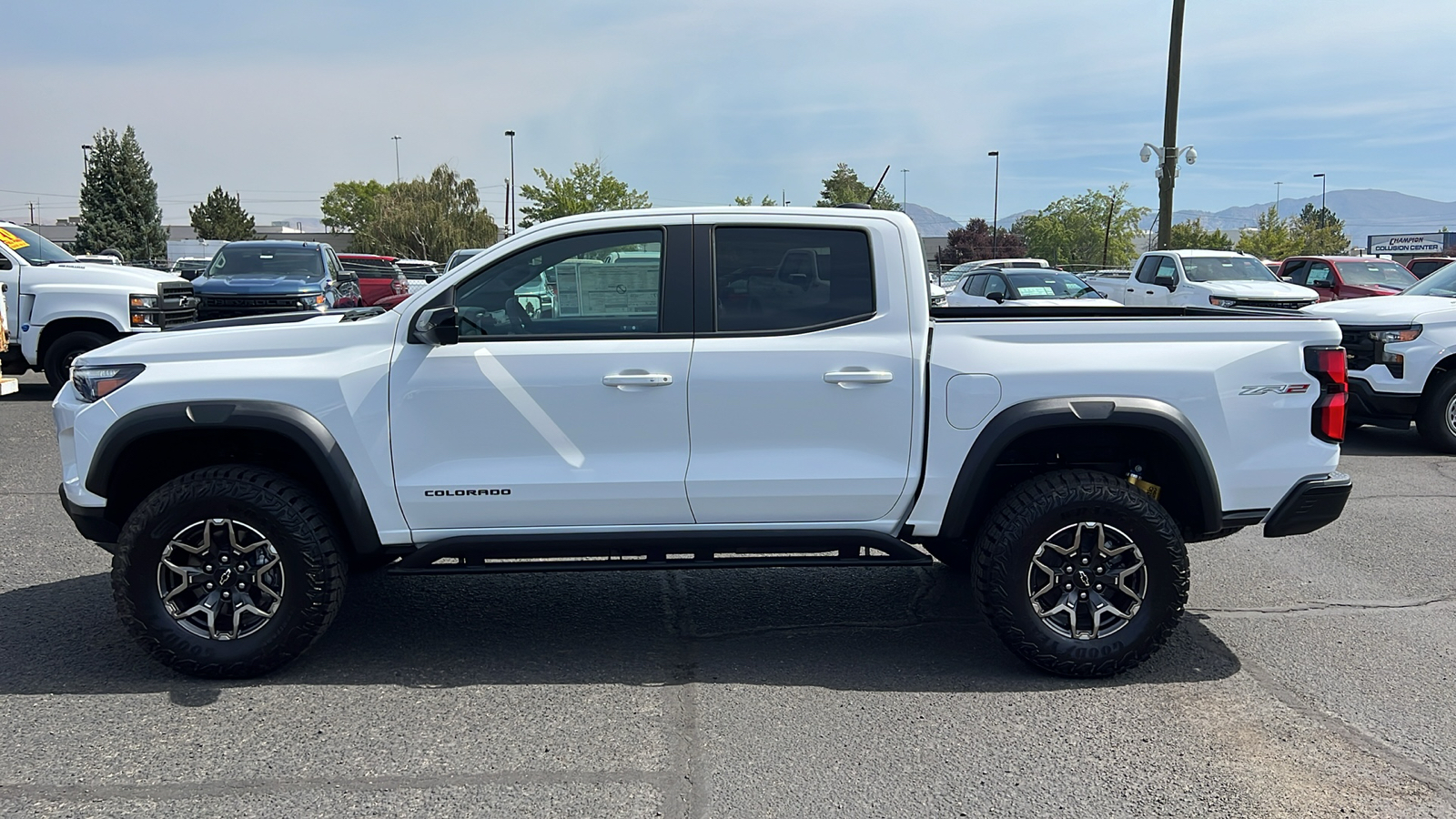 2024 Chevrolet Colorado 4WD ZR2 8