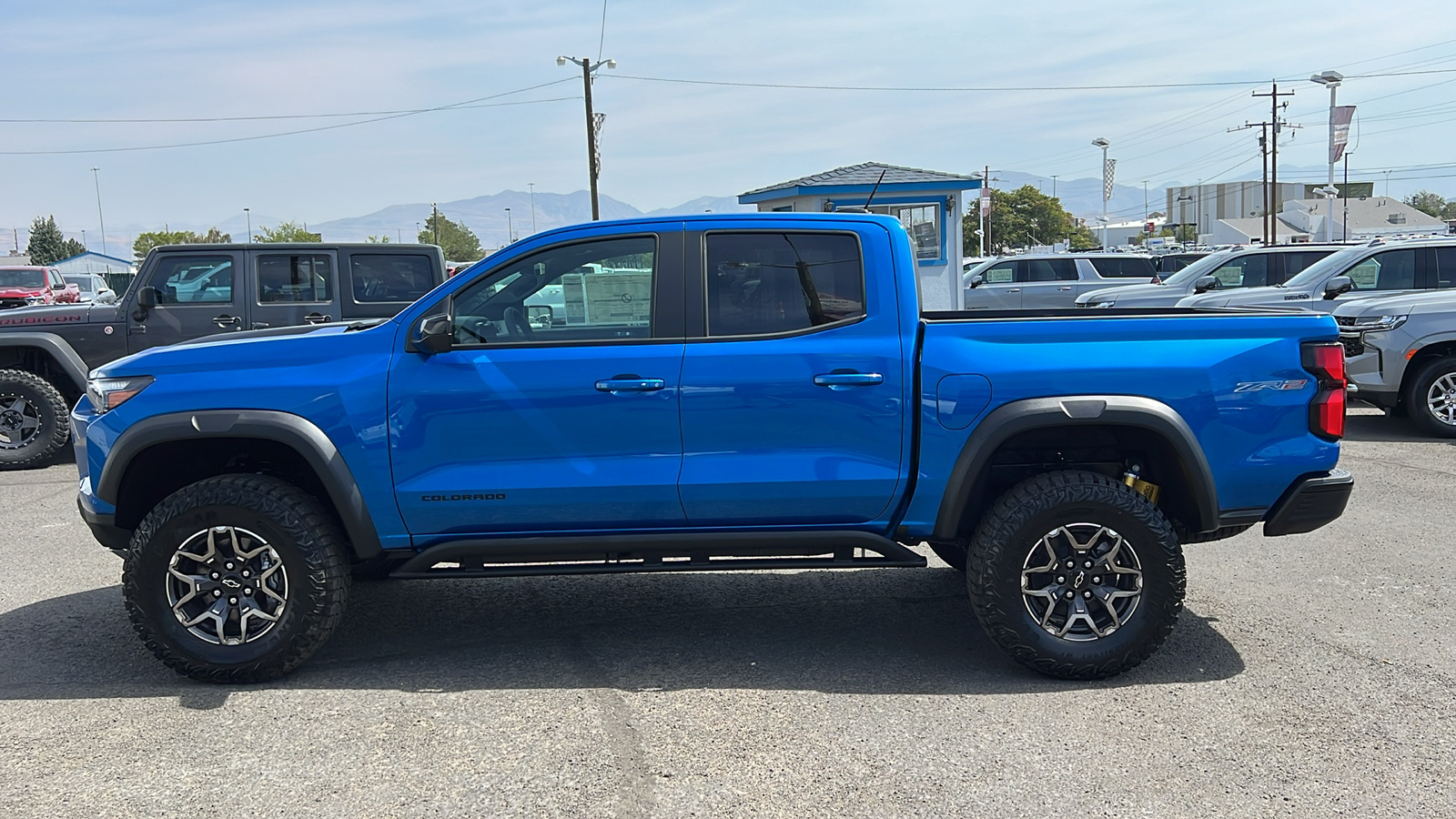 2024 Chevrolet Colorado 4WD ZR2 8