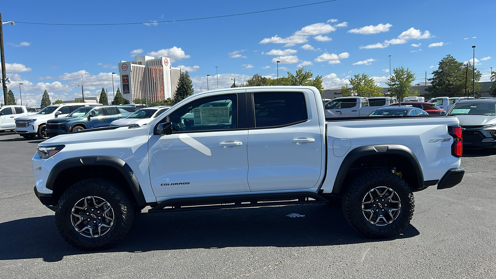 2024 Chevrolet Colorado 4WD ZR2 8