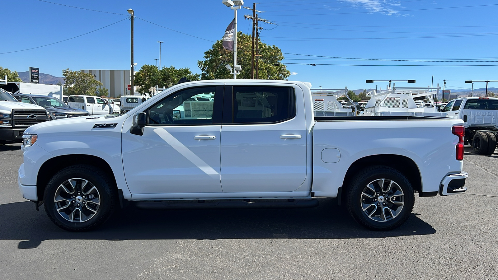 2024 Chevrolet Silverado 1500 RST 8