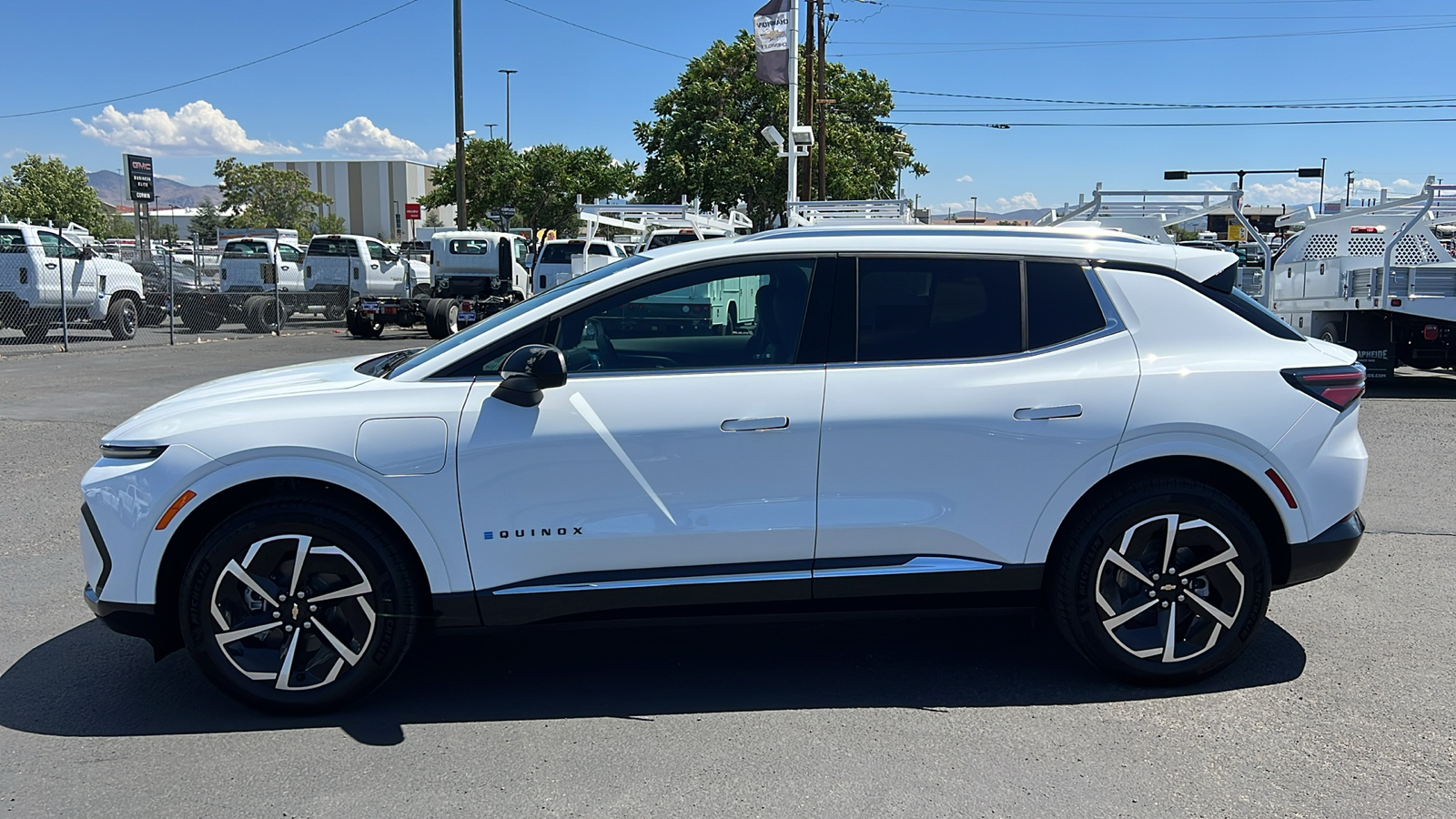 2024 Chevrolet Equinox EV LT 8