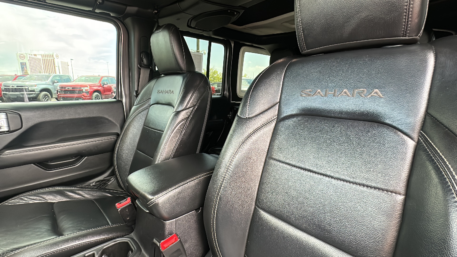 2018 Jeep Wrangler Unlimited Sahara 25