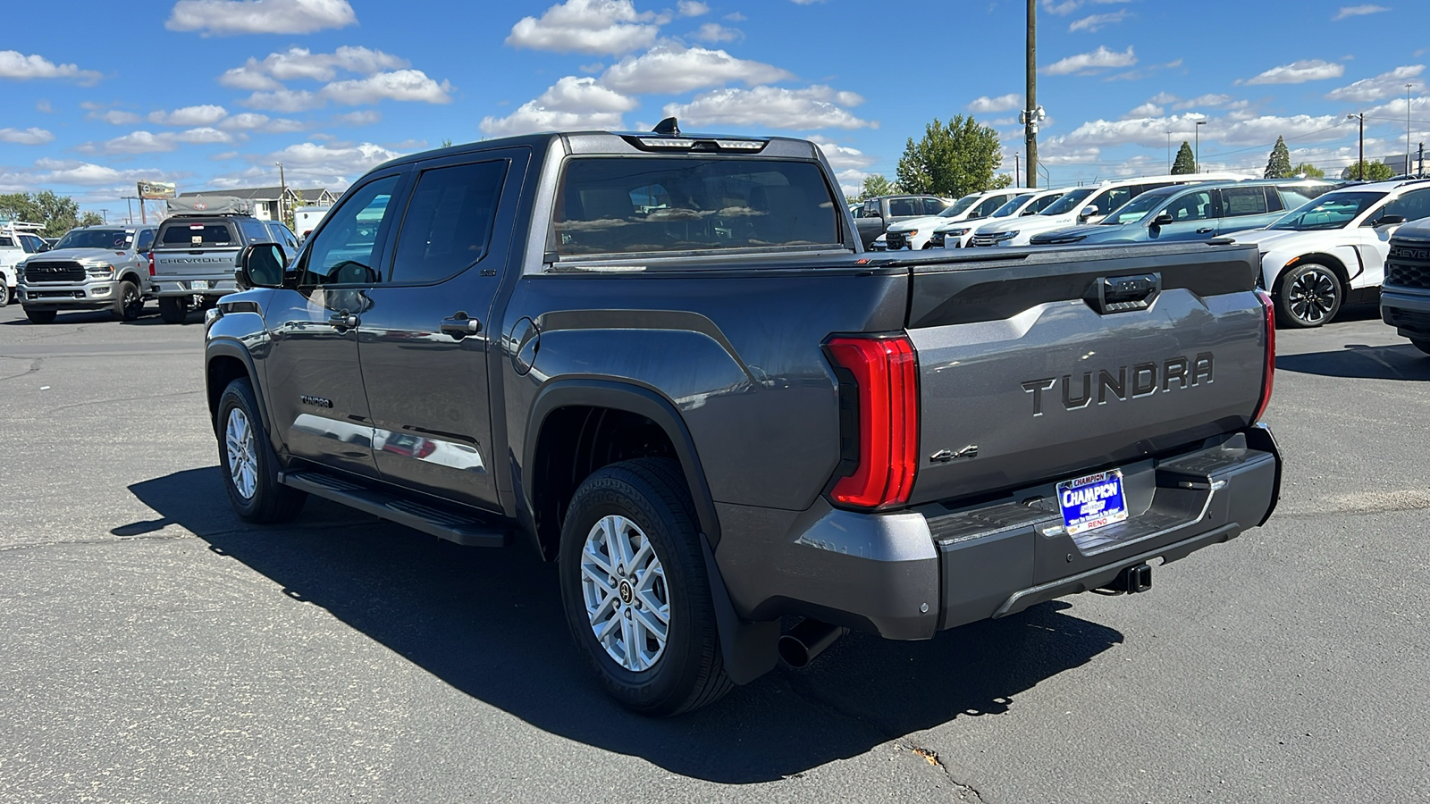 2022 Toyota Tundra 4WD SR5 7