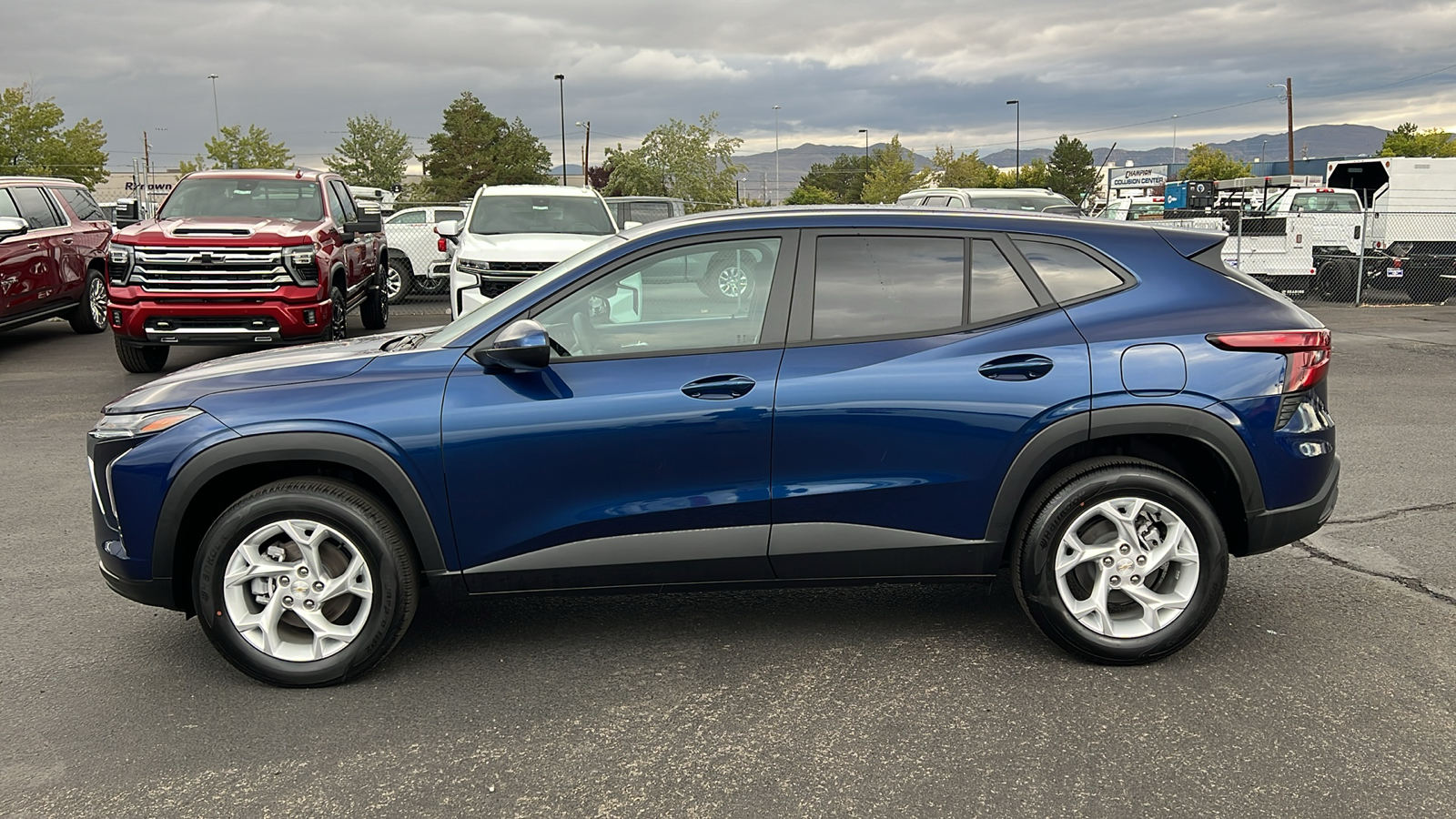 2024 Chevrolet Trax LS 8