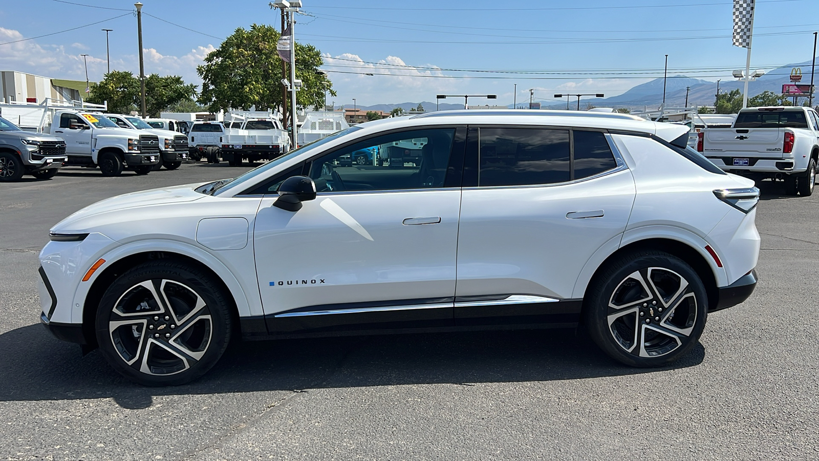 2024 Chevrolet Equinox EV LT 8