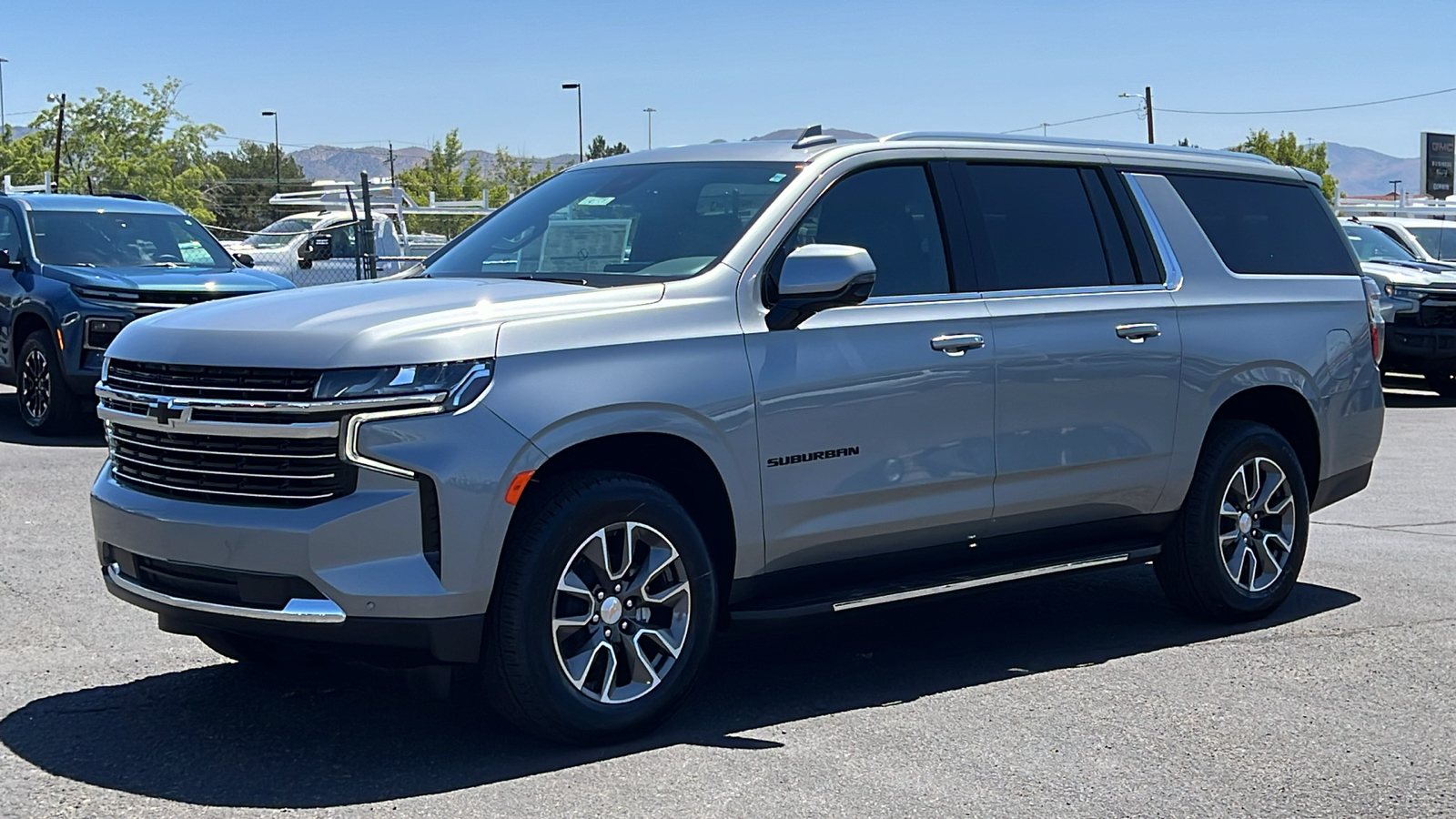 2024 Chevrolet Suburban LT 1