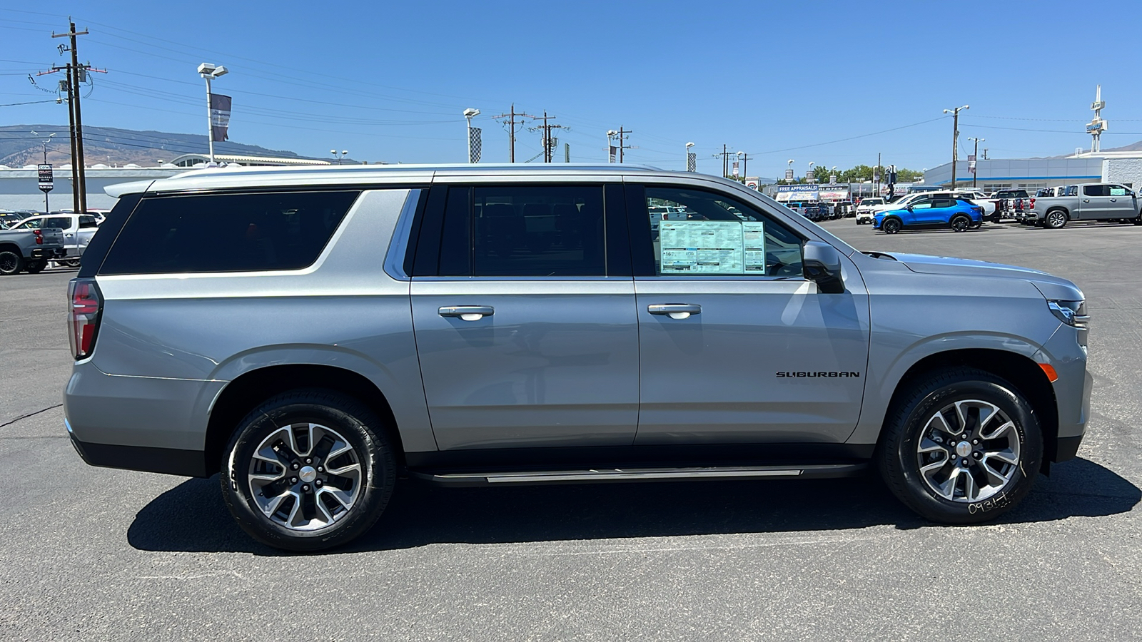 2024 Chevrolet Suburban LT 4