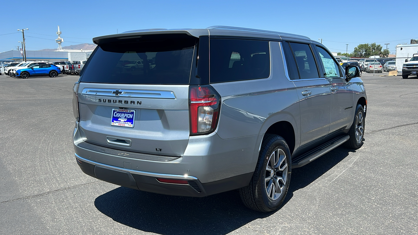 2024 Chevrolet Suburban LT 5