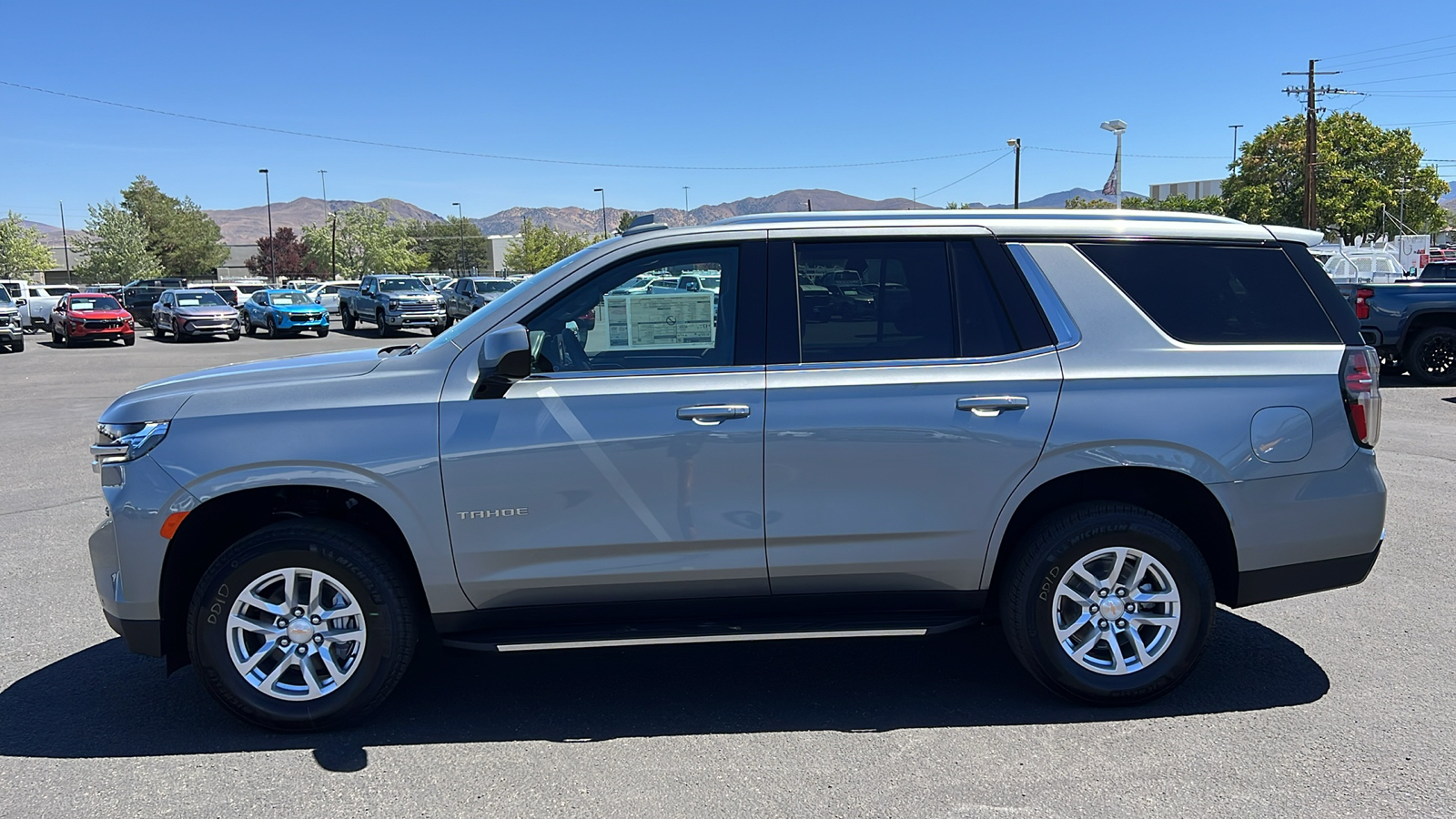 2024 Chevrolet Tahoe LS 8