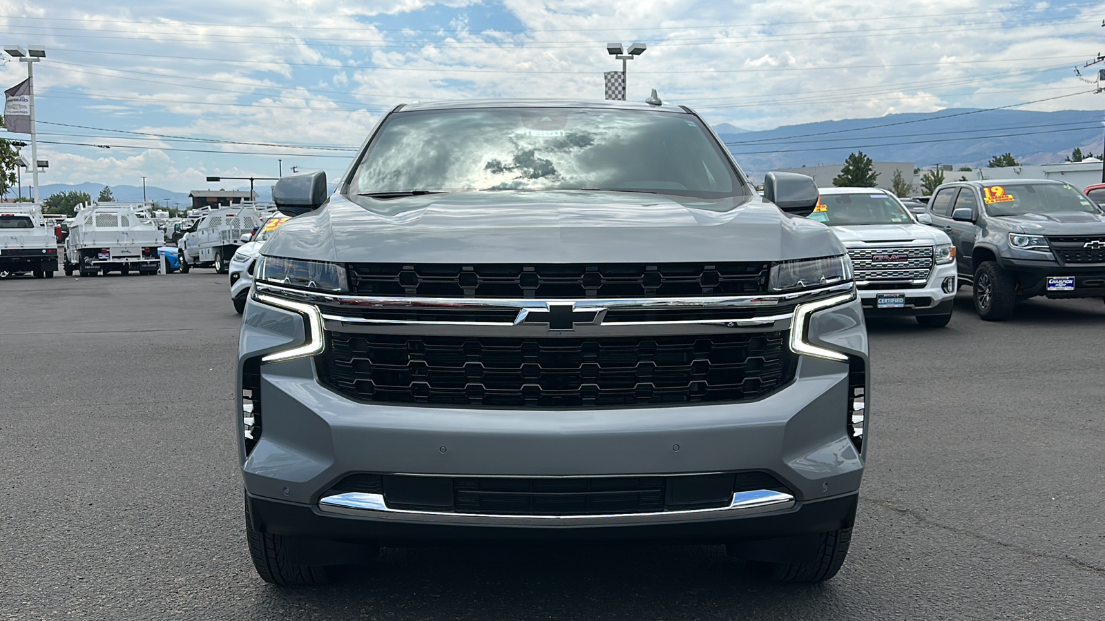 2024 Chevrolet Suburban LS 2