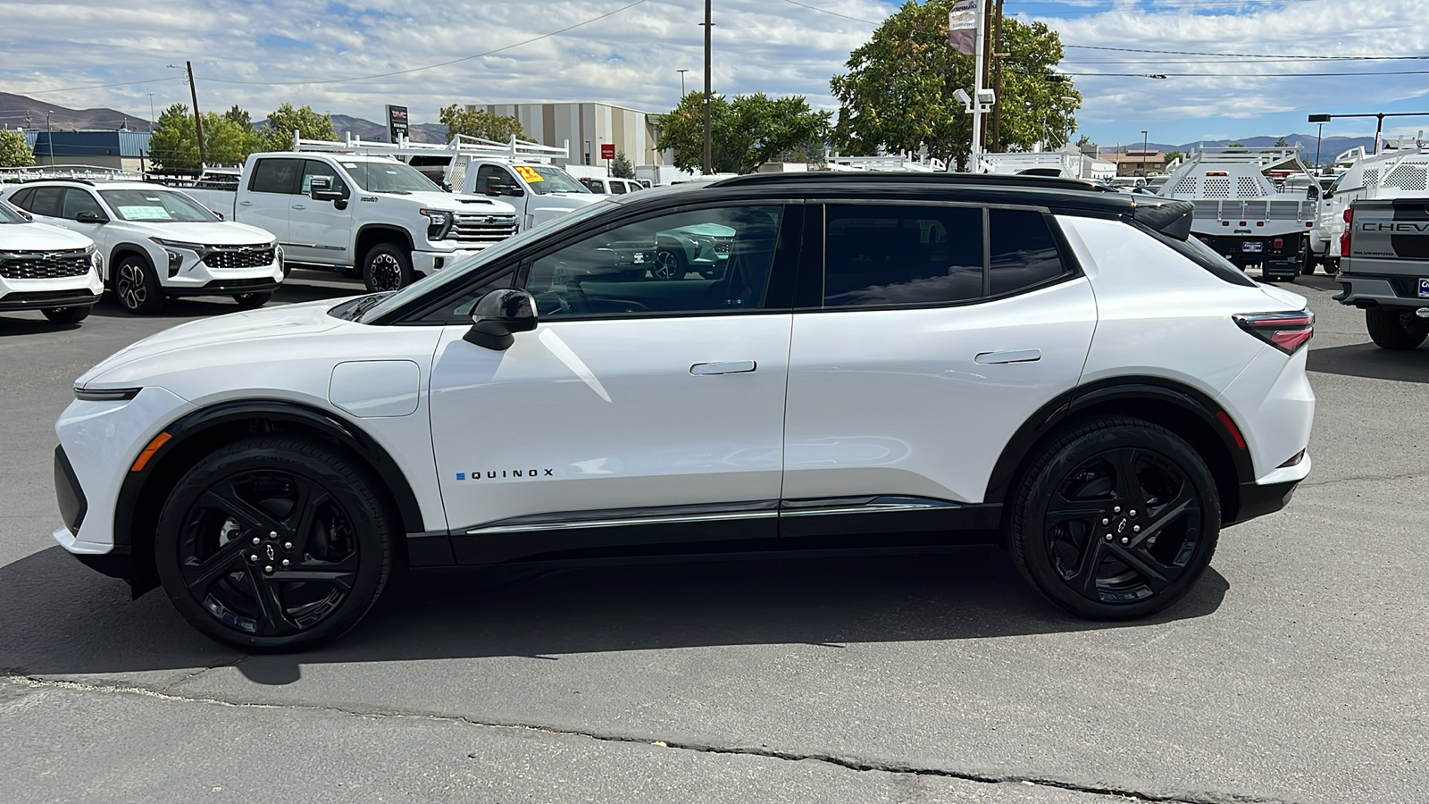 2024 Chevrolet Equinox EV RS 8