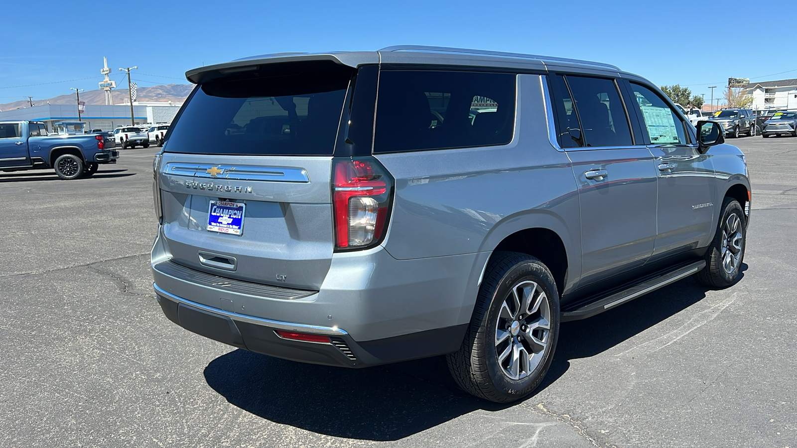 2024 Chevrolet Suburban LT 5