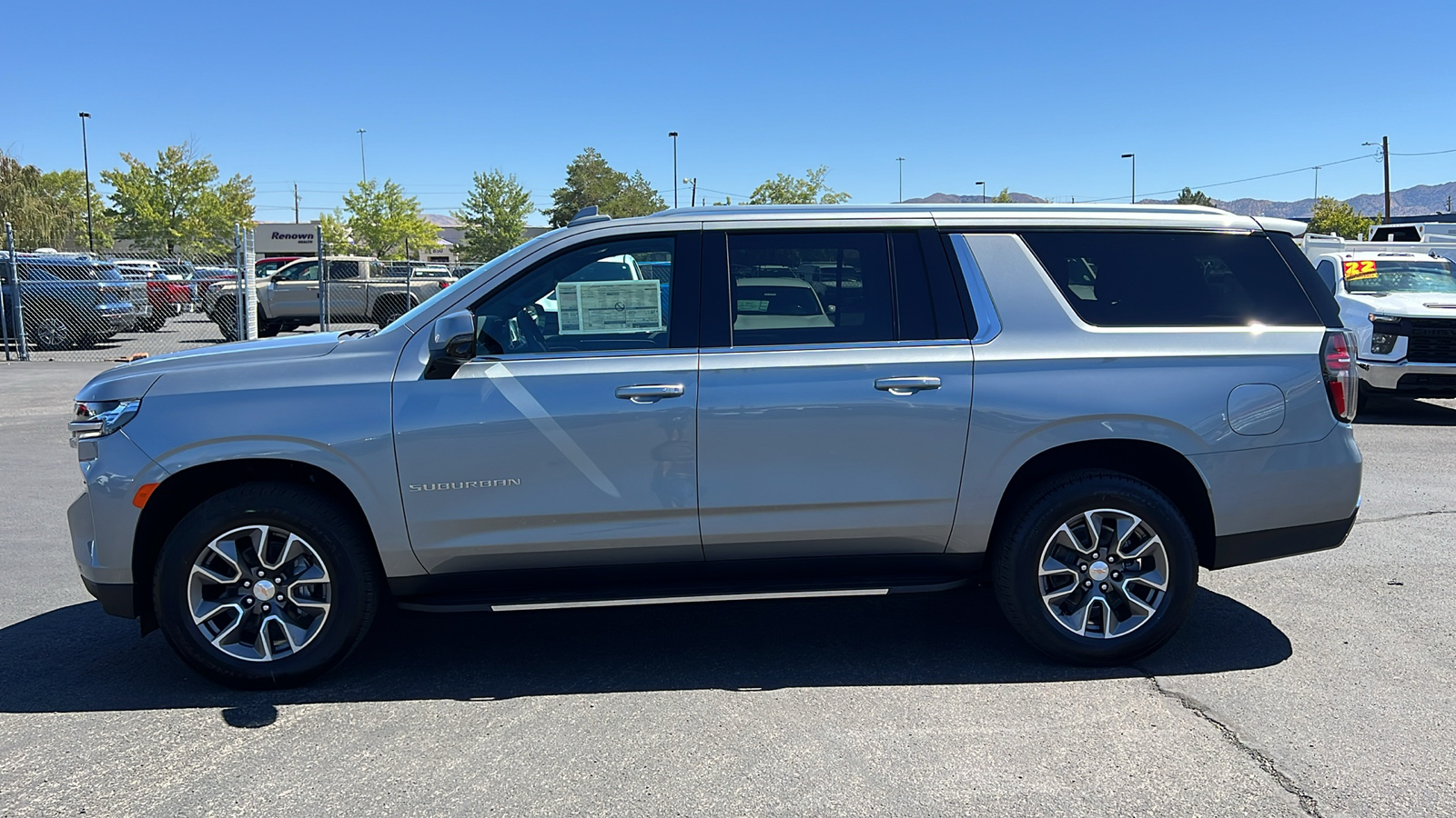 2024 Chevrolet Suburban LT 8