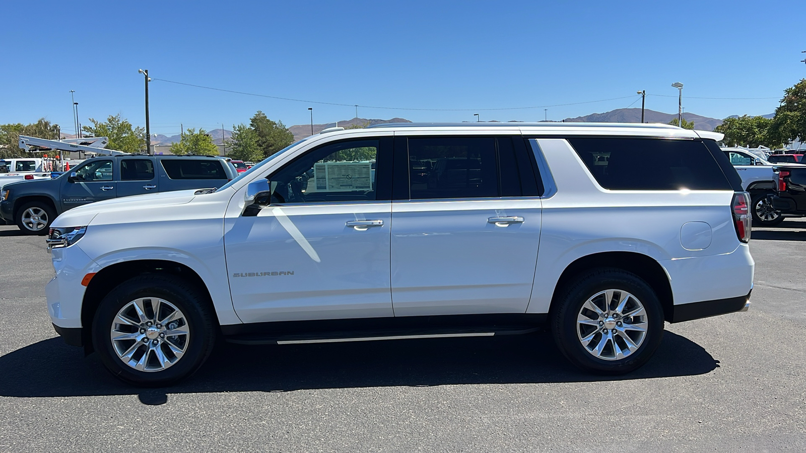 2024 Chevrolet Suburban Premier 8