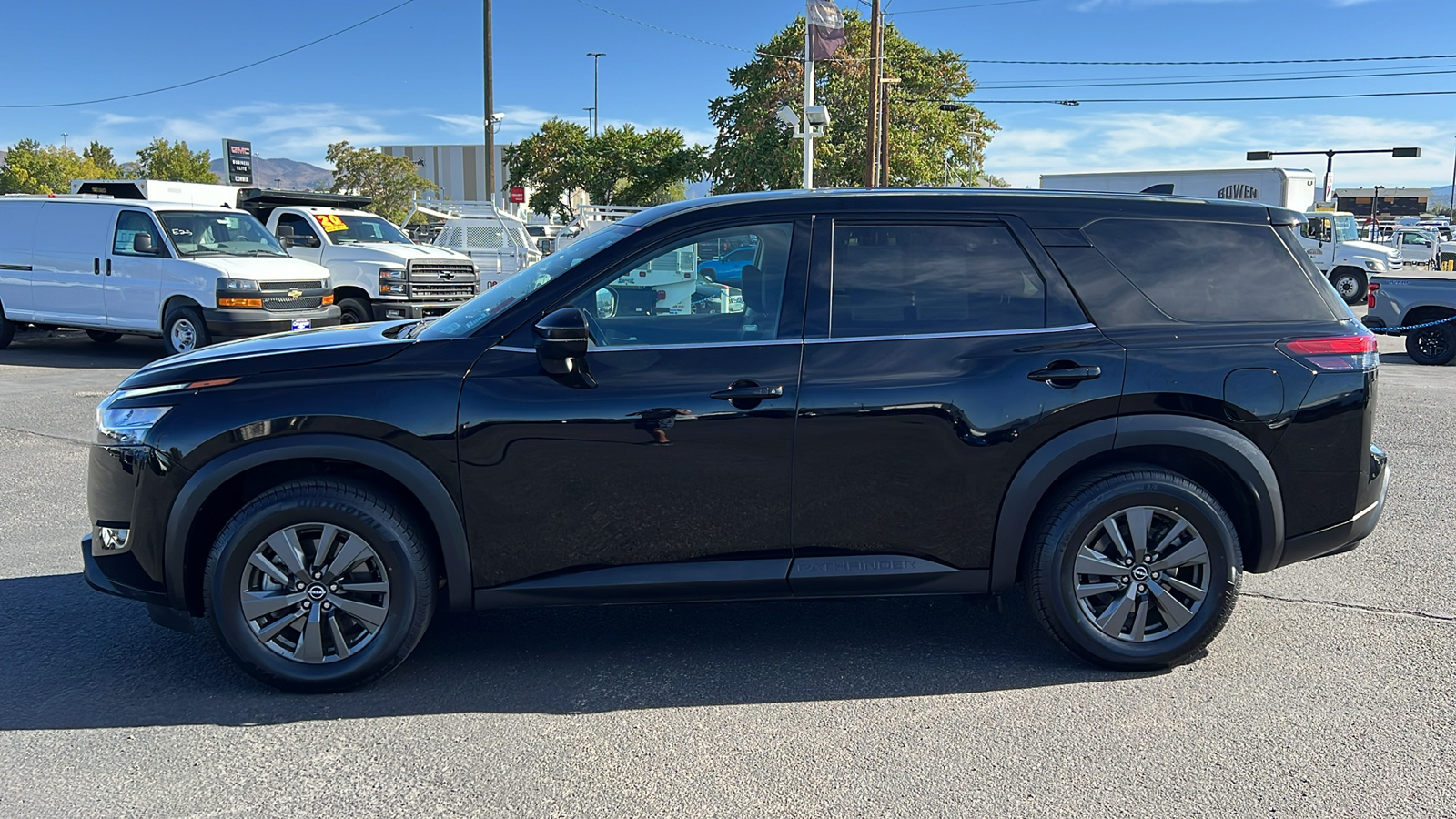 2022 Nissan Pathfinder S 8