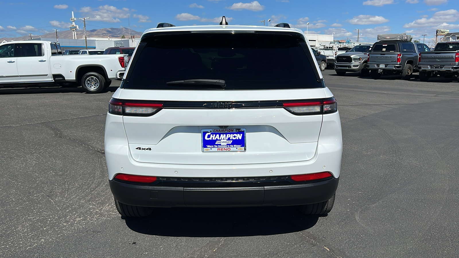 2023 Jeep Grand Cherokee Altitude 6