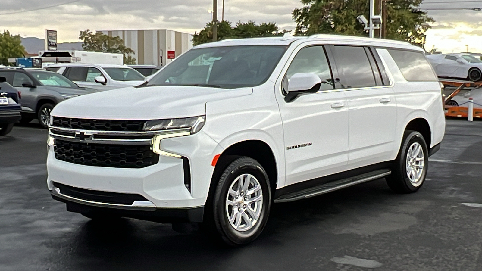 2024 Chevrolet Suburban LS 1