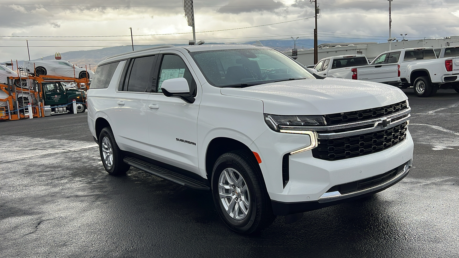 2024 Chevrolet Suburban LS 3