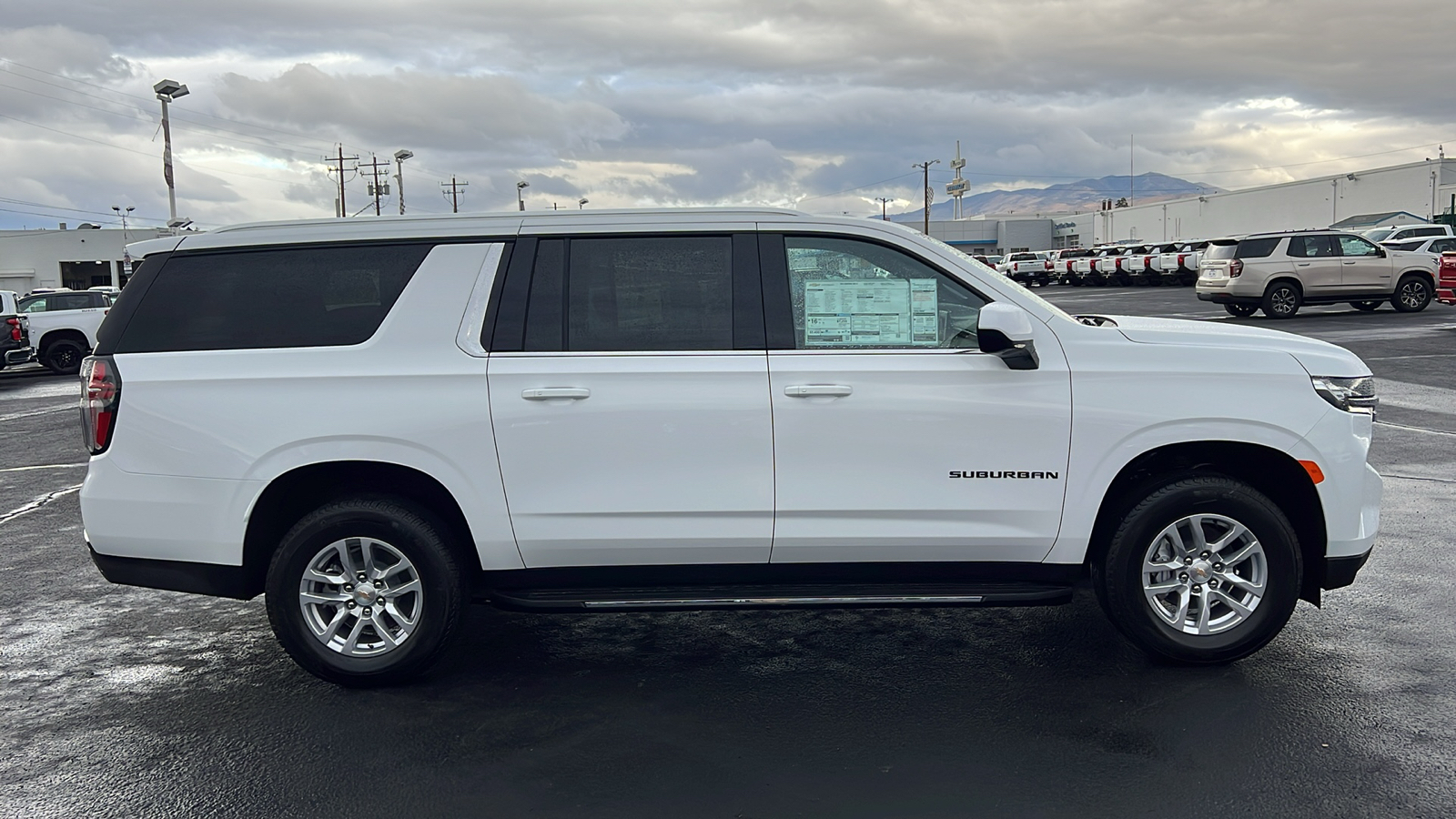 2024 Chevrolet Suburban LS 4