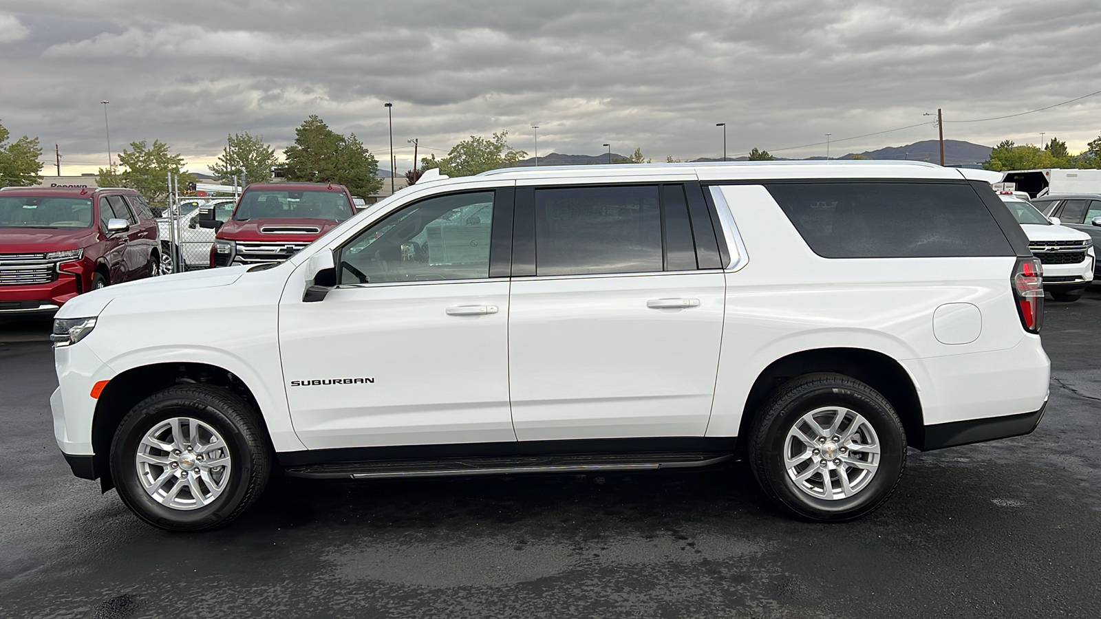 2024 Chevrolet Suburban LS 8