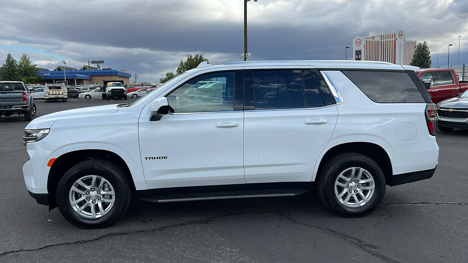 2024 Chevrolet Tahoe LS 8