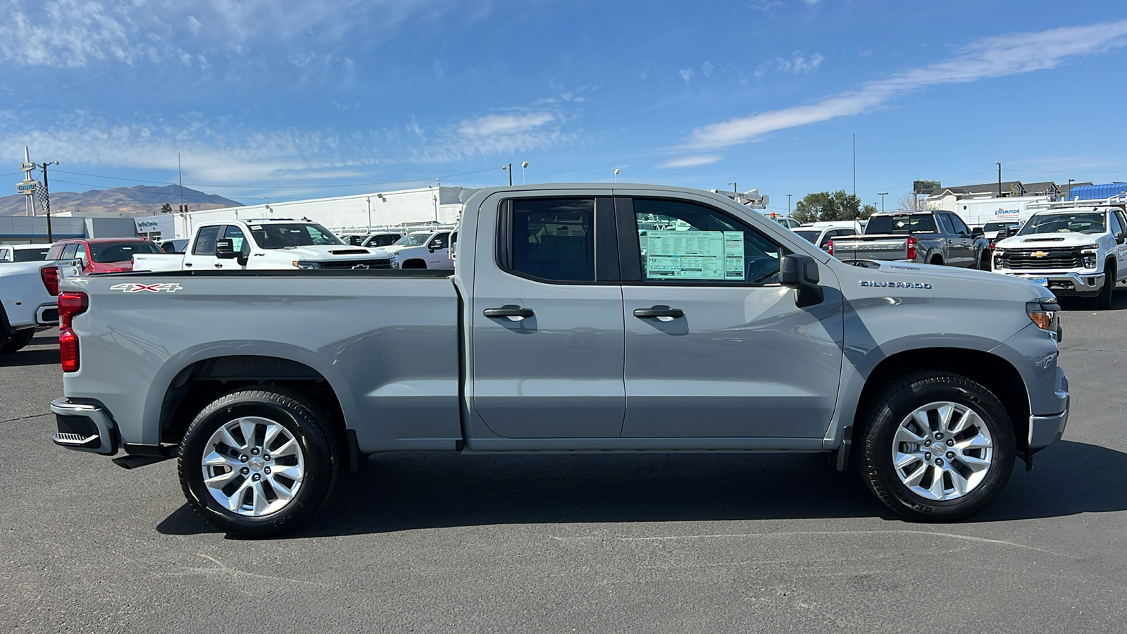 2024 Chevrolet Silverado 1500 Custom 4