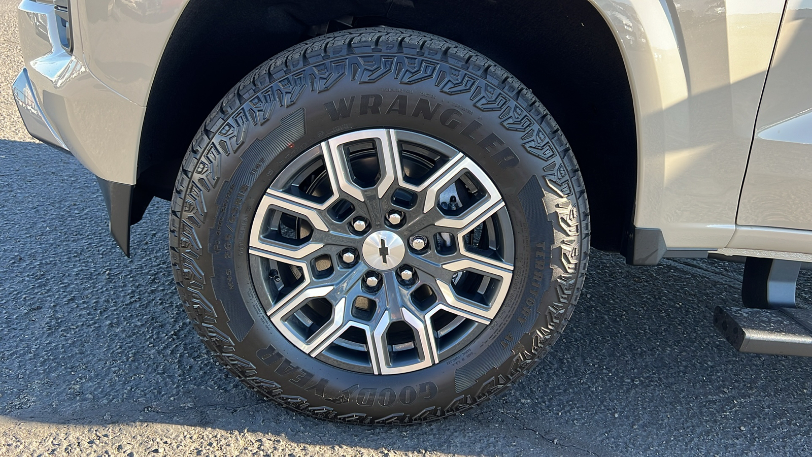 2024 Chevrolet Colorado  10