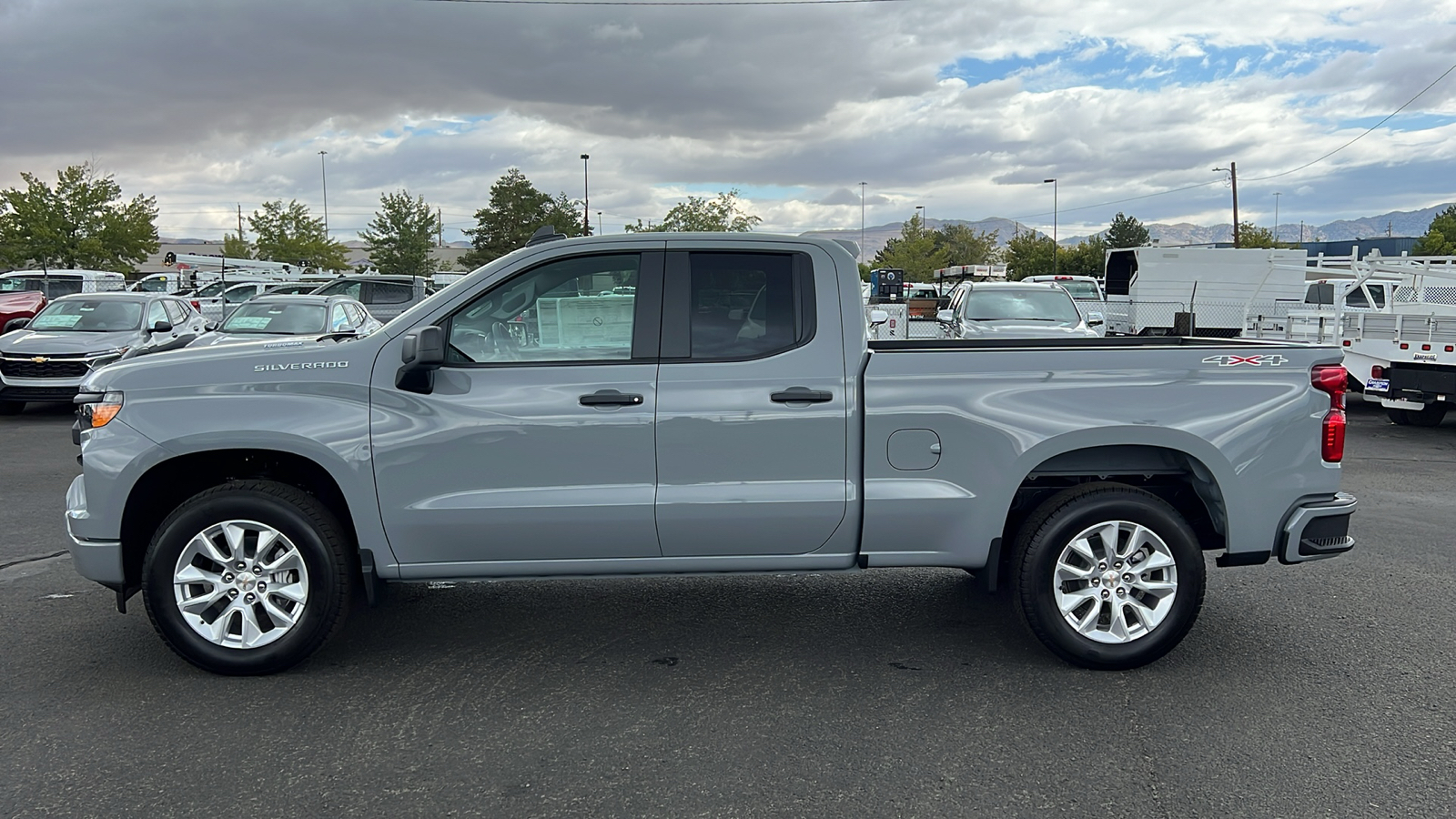 2024 Chevrolet Silverado 1500 Custom 8