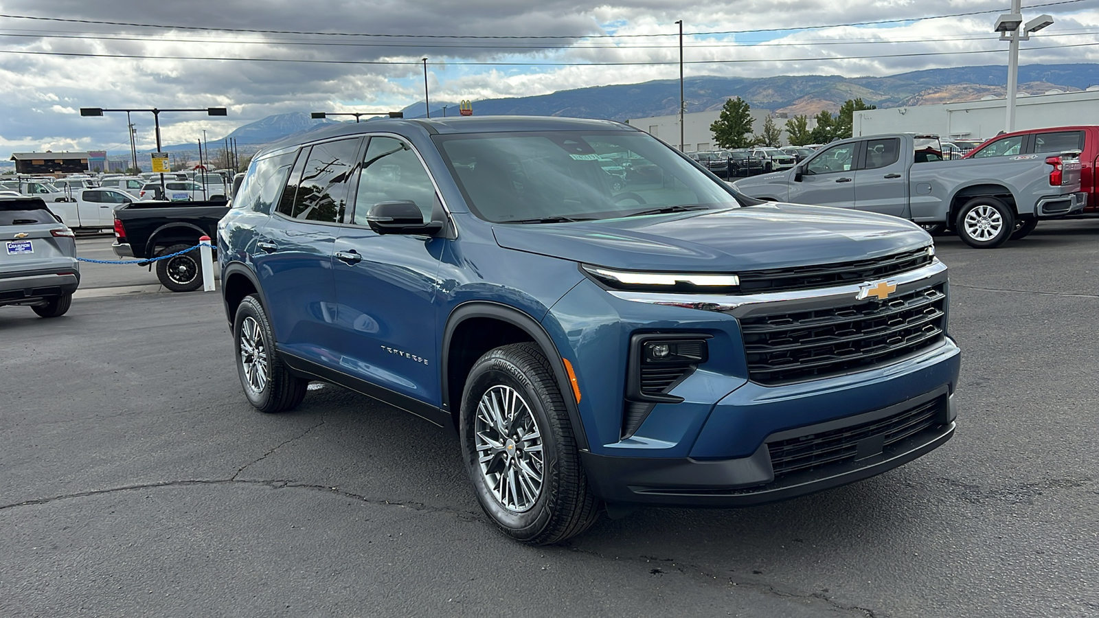 2024 Chevrolet Traverse FWD LS 3