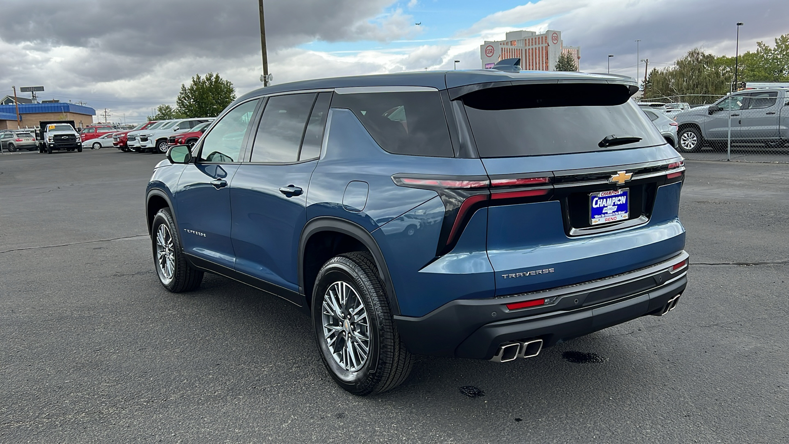 2024 Chevrolet Traverse FWD LS 7