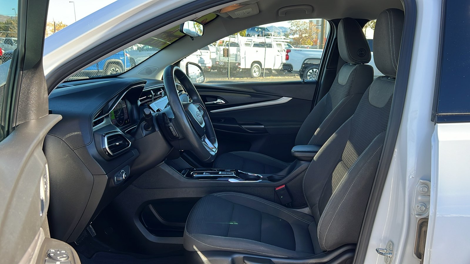 2022 Chevrolet Bolt EUV LT 26