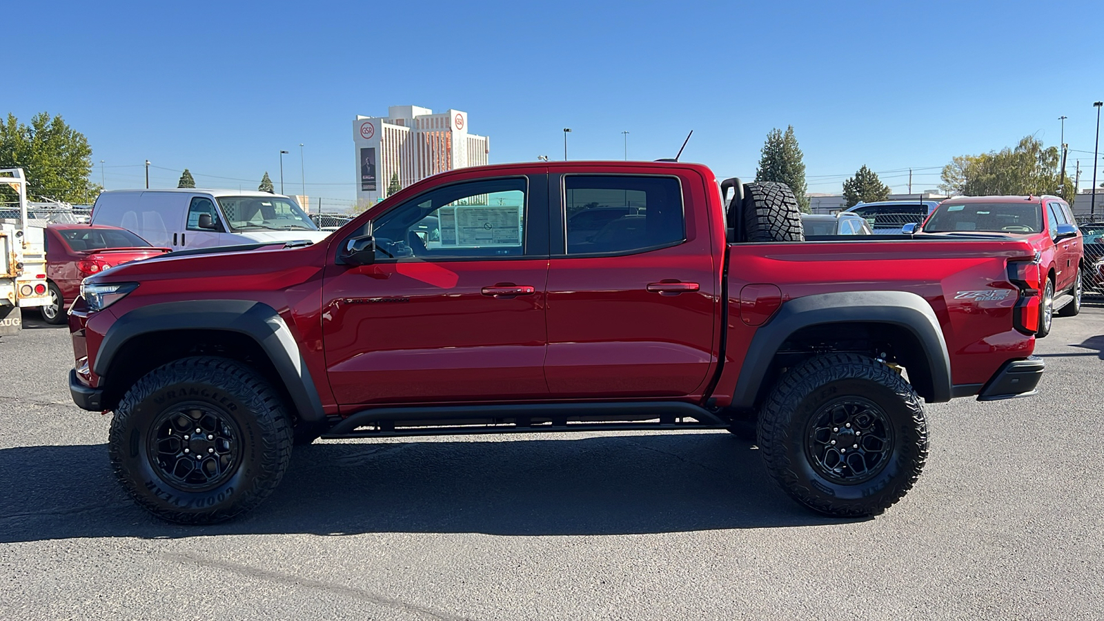 2024 Chevrolet Colorado 4WD ZR2 8