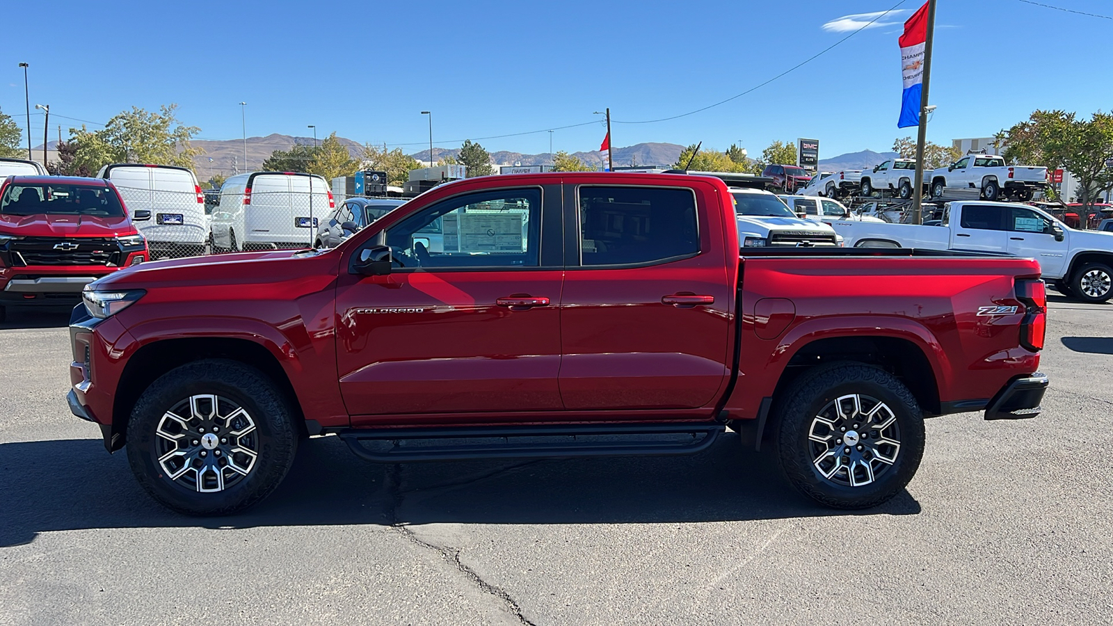 2024 Chevrolet Colorado 4WD Z71 8