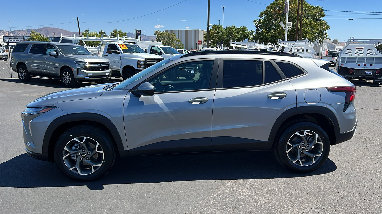 2025 Chevrolet Trax LT 8