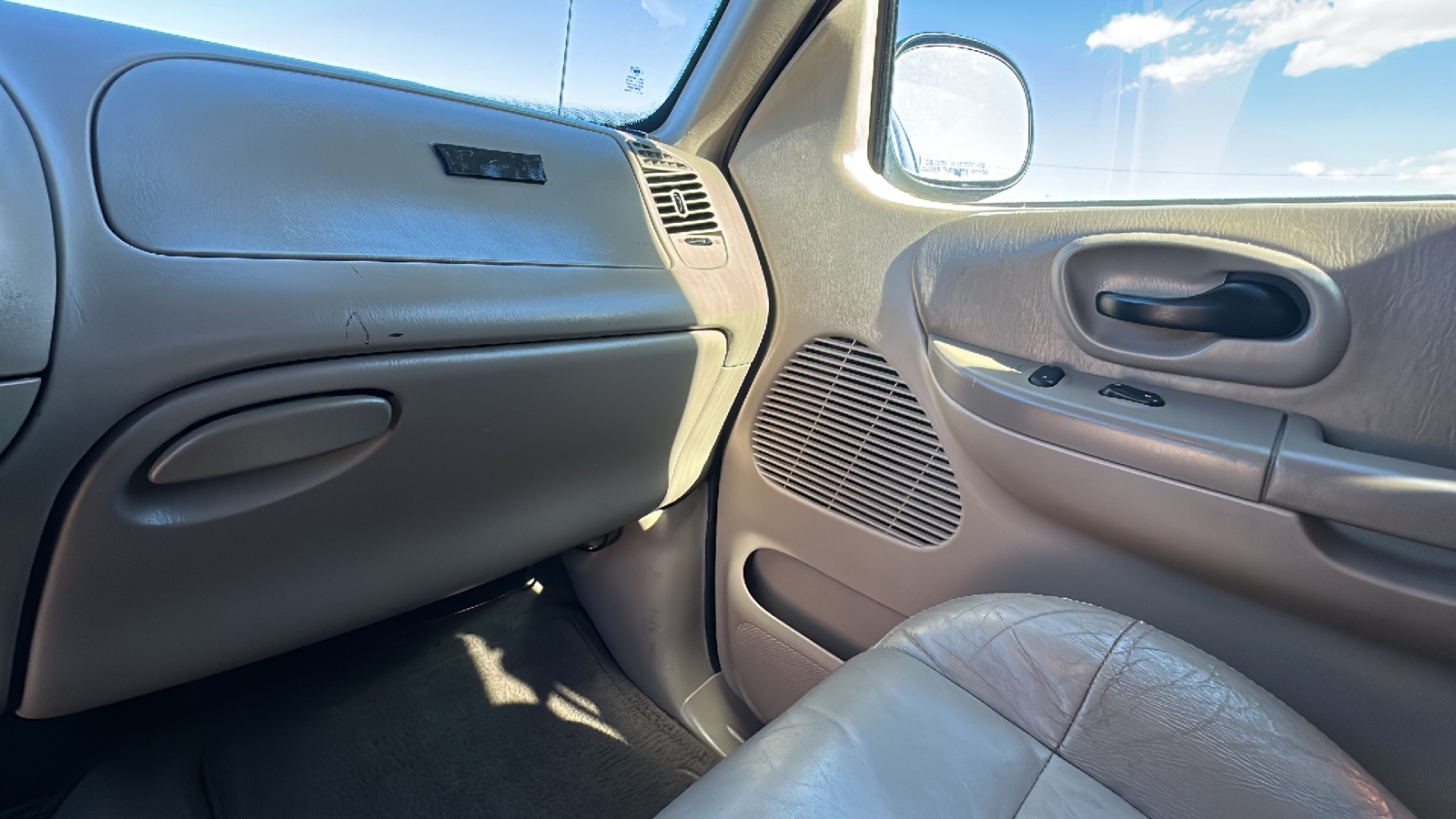 2001 Ford F-150  29