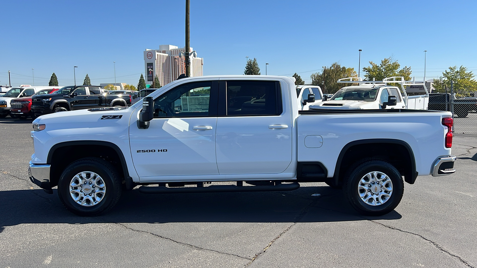 2025 Chevrolet Silverado 2500HD LT 8