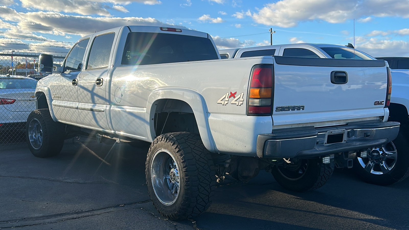 2004 GMC Sierra 2500HD  3