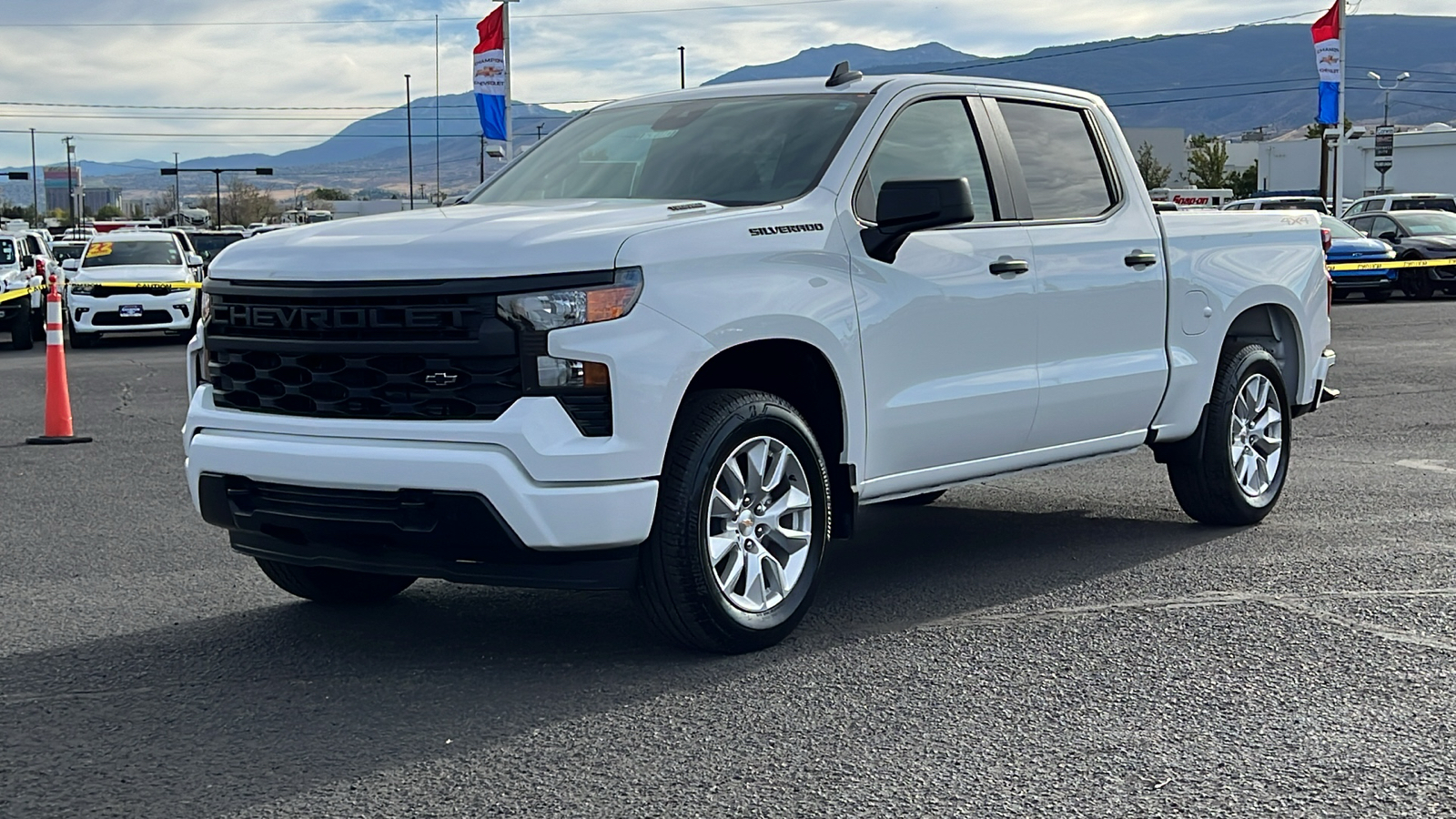 2025 Chevrolet Silverado 1500 Custom 1