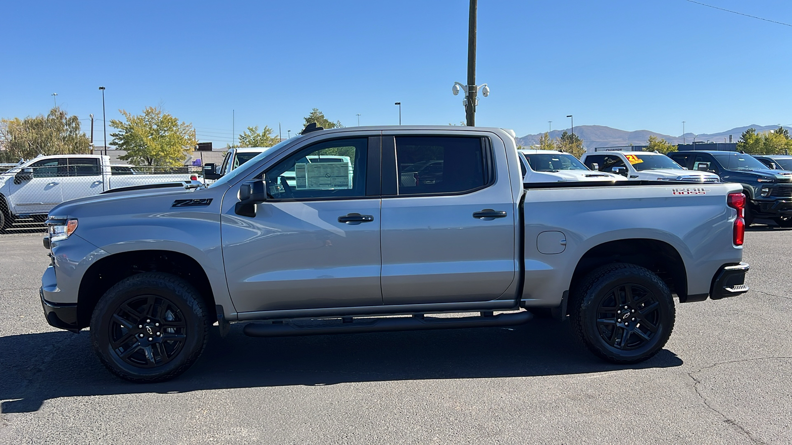 2025 Chevrolet Silverado 1500 LT Trail Boss 8