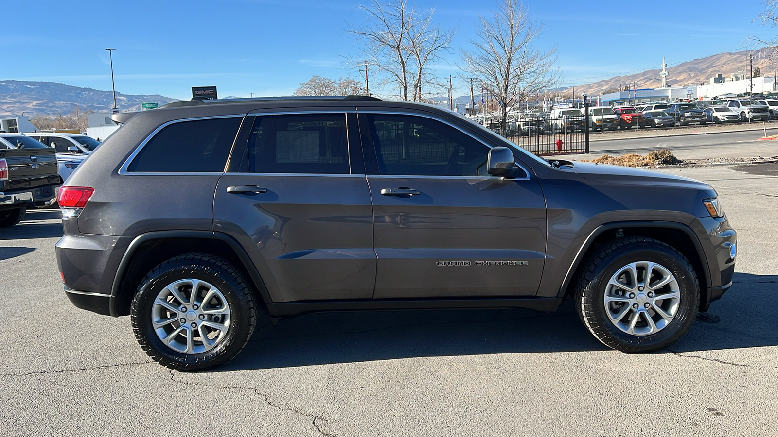 2021 Jeep Grand Cherokee Laredo E 4