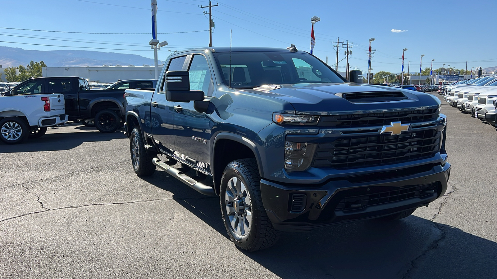 2025 Chevrolet Silverado 2500HD Custom 3