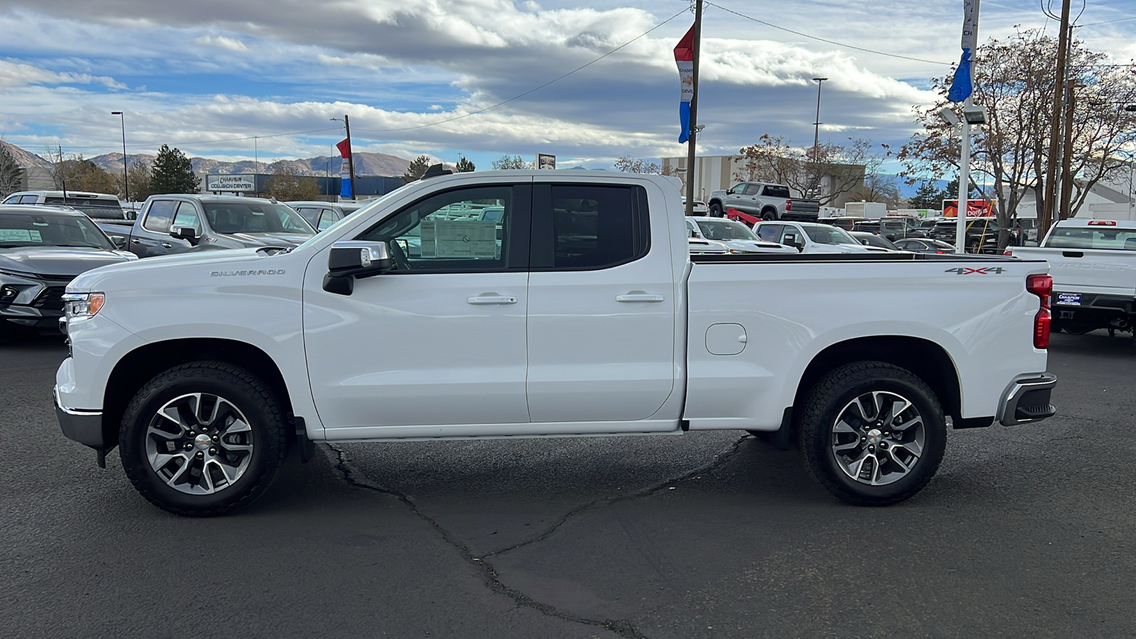 2025 Chevrolet Silverado 1500 LT 8