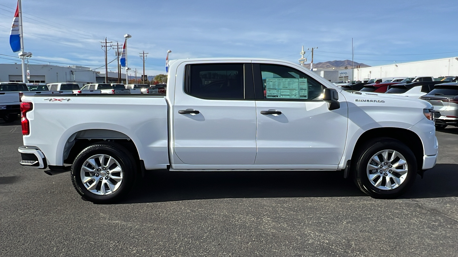 2025 Chevrolet Silverado 1500 Custom 4